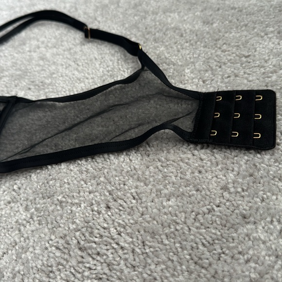 VS sheer bra - Picture 4 of 6